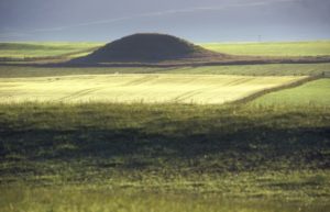 Ancient chambered tomb of Maeshowe - Scotland - author Linn Chapel - my blog